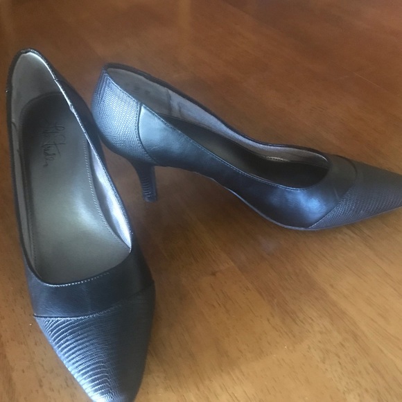 Life Stride Shoes - Life Stride black pumps
